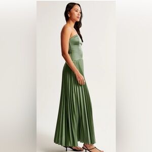 Abercrombie & Fitch Green Strapless Pleated Gown